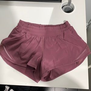 Lululemon Hotty Hot short 2.5” in plum